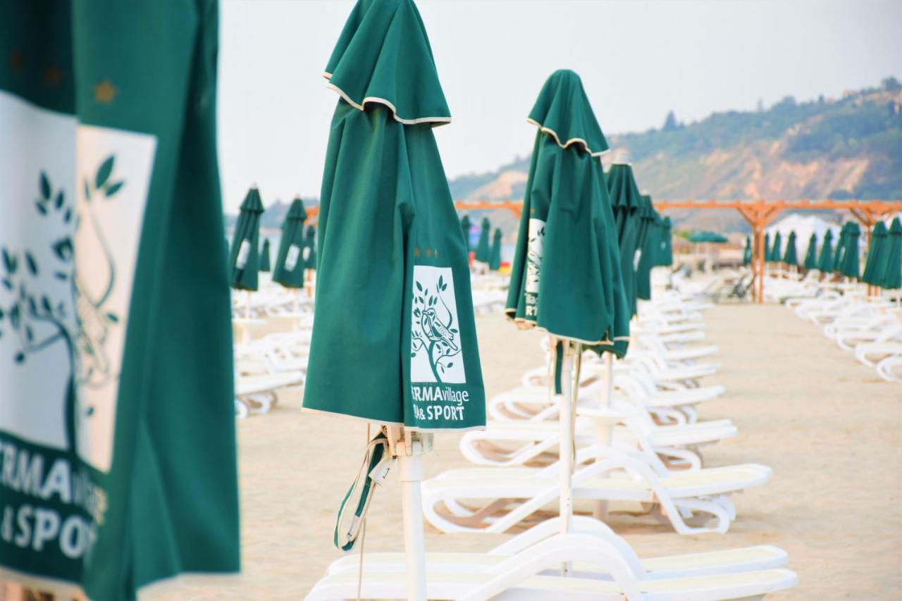 Eco Therma Village Kranevo Extérieur photo Beach umbrellas in Varvarovski Beach