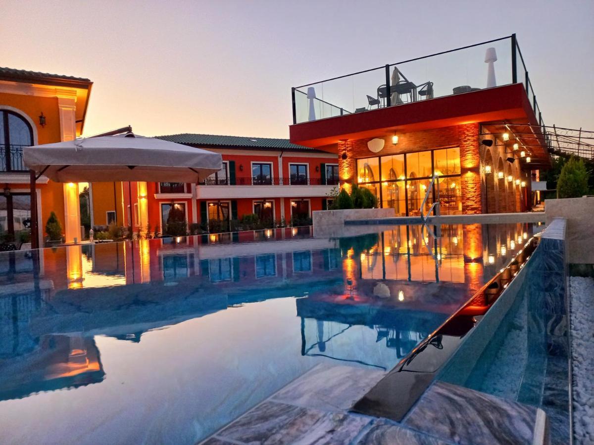Eco Therma Village Kranevo Extérieur photo The hotel's pool